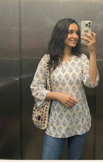 STREE BUTTI KURTI AD6002 image 1